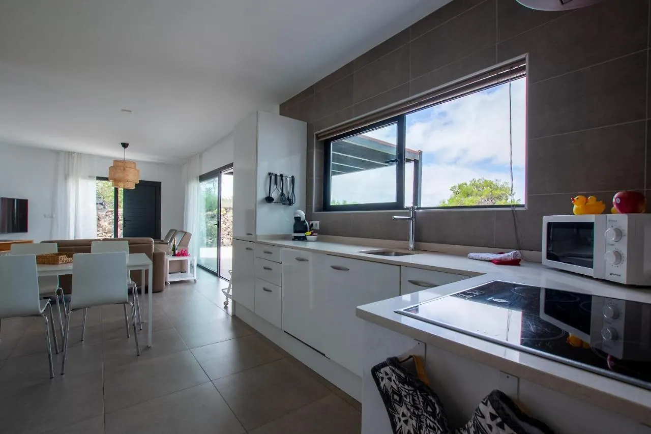 Wind Wave 28B - Heated & Shared Pool Villa La Oliva