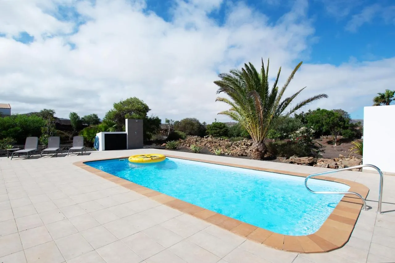 Wind Wave 28B - Heated & Shared Pool Villa La Oliva